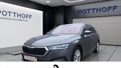 Grau Gebraucht 2023 Skoda Octavia Style Kombi | 23.557 € (Guter Preis)