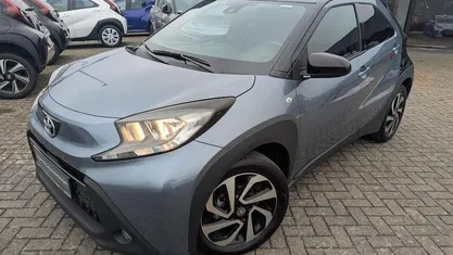 Gebraucht Toyota Aygo X Basis 72 PS (52 kW) 2025 Grau SUV