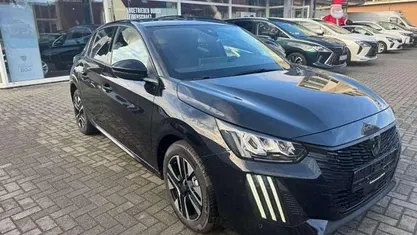 Gebraucht 2025 Peugeot 208 Allure Kleinwagen | 24.890 € (Fairer Preis)