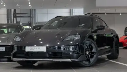 Neu Porsche Taycan Cross Turismo 319 kW (435 PS) 2026 Tiefschwarzmetallic Kombi