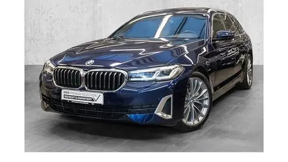 Blau Gebraucht 2023 BMW 520 Luxury Line Kombi | 34.880 € (Fairer Preis)