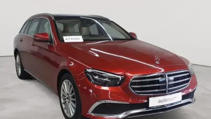 Gebraucht Mercedes E200 Exclusive 160 PS (117 kW) 2023 Manufaktur hyazinthrot metallic Kombi