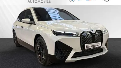 Gebraucht BMW iX Sport Line 239 kW (326 PS) 2022 Mineralweiss metallic SUV