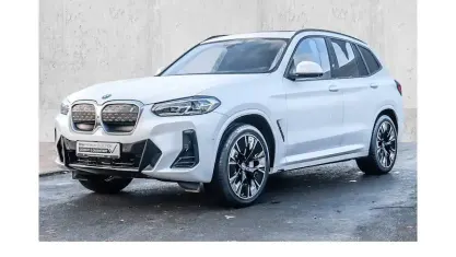 Gebraucht BMW iX3 Impressive 210 kW (286 PS) 2024 Weiß SUV