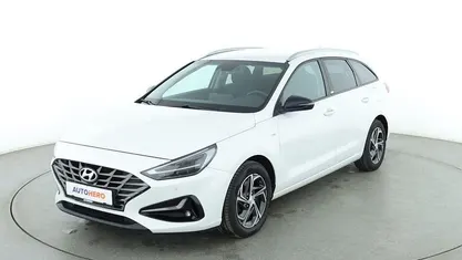 Weiß Gebraucht 2020 Hyundai i30 Intro Edition Kombi | 17.740 € (Fairer Preis)