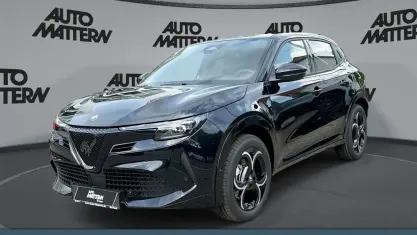 Neu Alfa Romeo Junior Tech Edition 145 PS (106 kW) 2026 Schwarz SUV