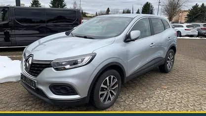 Grau Gebraucht 2021 Renault Kadjar Zen SUV | 12.490 € (Guter Preis)