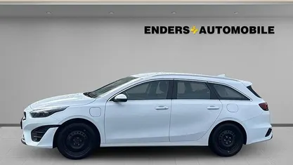 Gebraucht Kia Ceed Sportswagon Spirit 141 PS (103 kW) 2022 Wd) cararraweiss (weiss Kombi