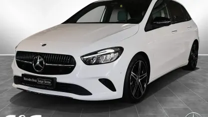 Gebraucht Mercedes B200 Night 163 PS (119 kW) 2024 Unilack polarweiß Kleinwagen