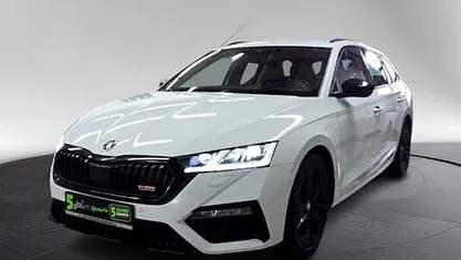 Gebraucht Skoda Octavia First Edition 245 PS (180 kW) 2021 Moonweiss metallic Kombi