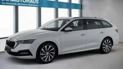 Gebraucht Skoda Octavia Clever 204 PS (150 kW) 2023 Weiß Kombi