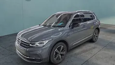 Grau Gebraucht 2024 VW Tiguan Move SUV | 36.656 € (Fairer Preis)