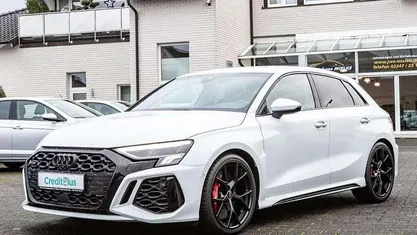 Gletscherweissmetallic (metallic) Gebraucht 2022 Audi RS3 Performance Limousine | 53.990 € (Fairer Preis)