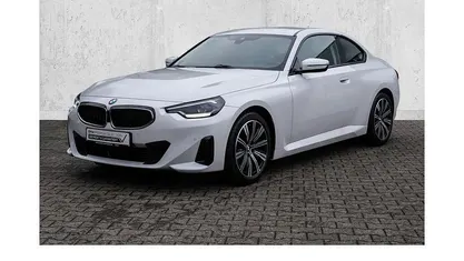 Gebraucht BMW 220 Sport Line 190 PS (139 kW) 2023 Weiß Coupé