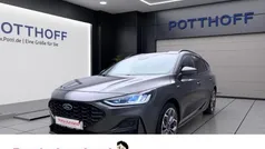 Grau Gebraucht 2022 Ford Focus ST-Line Limousine | 19.997 € (Fairer Preis)