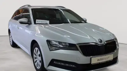 Gebraucht Skoda Superb Active 150 PS (110 kW) 2022 Brillantsilber metallic Kombi