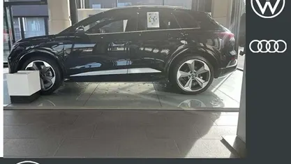 Mythosschwarz metallic Gebraucht 2023 Audi e-tron Ambiente SUV | 43.788 € (Fairer Preis)