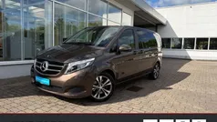 Mercedes V220