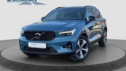 Fjord blue (blau) Gebraucht 2025 Volvo XC40 Plus SUV | 37.440 € (Fairer Preis)