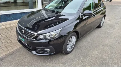Gebraucht Peugeot 308 Allure 131 PS (96 kW) 2020 Schwarz Limousine