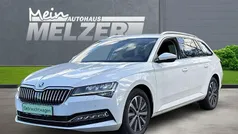 Weiß Gebraucht 2024 Skoda Superb Style Kombi | 37.980 € (Guter Preis)