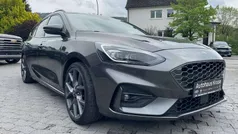 Magnetic grau Gebraucht 2020 Ford Focus ST Kombi | 23.450 € (Fairer Preis)