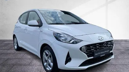 Atlas white / sol Gebraucht 2023 Hyundai i10 Trend Kleinwagen | 14.389 € (Fairer Preis)