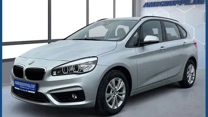 Silber met Gebraucht 2017 BMW 220 Active Tourer Advantage Van / Kleinbus | 15.890 € (Fairer Preis)