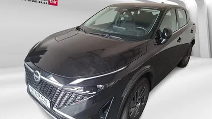Pearl black Gebraucht 2025 Nissan Qashqai Acenta SUV | 24.950 € (Fairer Preis)