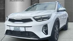 Weiß Gebraucht 2023 Kia Stonic Spirit SUV | 20.990 € (Guter Preis)