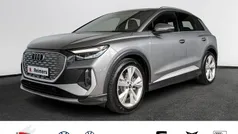 Grau Gebraucht 2022 Audi Q4 e-tron Basis SUV | 30.990 € (Fairer Preis)