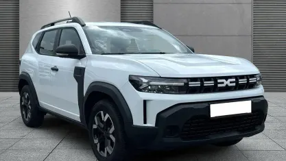 Gebraucht Dacia Duster Essentiel 101 PS (74 kW) 2025 Arktisweiß SUV