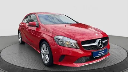 Rot Gebraucht 2015 Mercedes A180 Urban Limousine | 16.300 € (Fairer Preis)