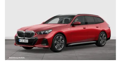 Gebraucht BMW i5 M Sport 250 kW (340 PS) 2025 Dragon fire rot Kombi