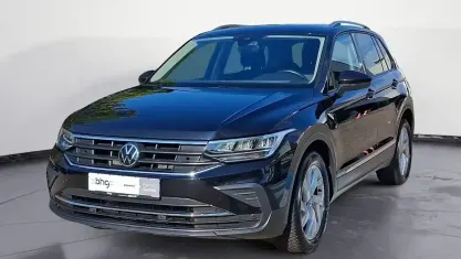 Gebraucht VW Tiguan Life 150 PS (110 kW) 2022 Schwarz SUV