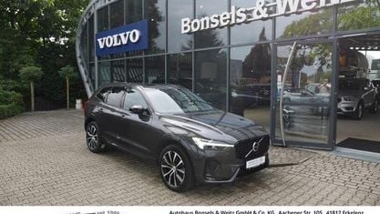 Używany Volvo XC60 Ultimate 235 KM (172 kW) 2022 Szary SUV
