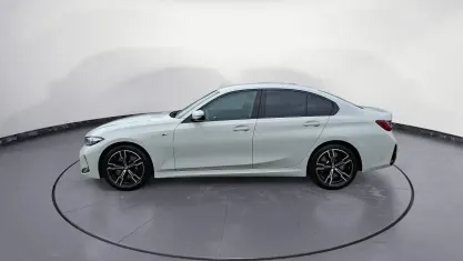 Gebraucht BMW 320 M Sport 190 PS (139 kW) 2025 Weiß Limousine
