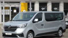 Highlandsilber Gebraucht 2024 Renault Trafic Life Van | 42.850 € (Fairer Preis)
