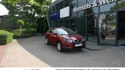 Gebraucht Nissan Qashqai Visia 140 PS (102 kW) 2019 Rot metallic SUV