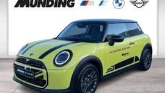 Gebraucht 2024 Mini Cooper Classic Kleinwagen | 29.990 € (Fairer Preis)