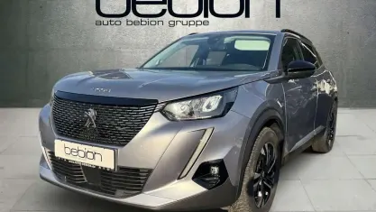 Gebraucht Peugeot 2008 Allure 131 PS (96 kW) 2022 Metfa artense silber SUV