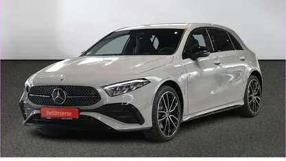 Gebraucht Mercedes A250 AMG 163 PS (119 kW) 2025