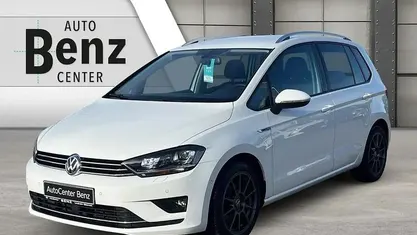 Weiß Gebraucht 2016 VW Golf Sportsvan Comfortline Van / Kleinbus | 15.790 € (Fairer Preis)