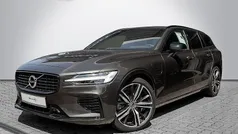 Grau Gebraucht 2022 Volvo V60 Plus Kombi | 35.890 € (Guter Preis)