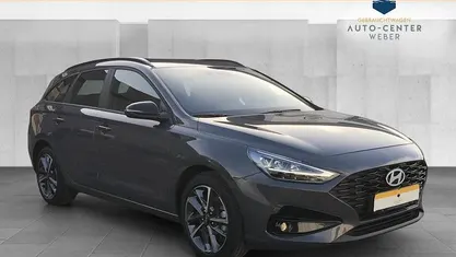 Grau Gebraucht 2024 Hyundai i30 Advantage Kombi | 21.890 € (Fairer Preis)