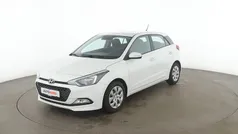 Weiß Gebraucht 2017 Hyundai i20 Trend Limousine | 9.340 € (Fairer Preis)