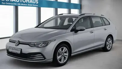 Gebraucht VW Golf VIII Life 110 PS (80 kW) 2024 Silber Kombi
