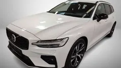 Crystal white pearl / metallic Gebraucht 2023 Volvo V60 Plus Kombi | 38.990 € (Fairer Preis)