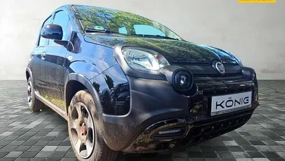 Schwarz Gebraucht 2023 Fiat Panda Cross Cross Kleinwagen | 10.998 € (Guter Preis)