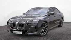 Black sapphire Gebraucht 2024 BMW 740 M Sport Limousine | 89.950 € (Guter Preis)